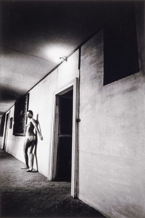 regardintemporel:  Jeanloup Sieff - In an adult photos