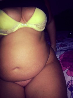 thickwhitechocolate:  hUNGRY ChUBBY hOME