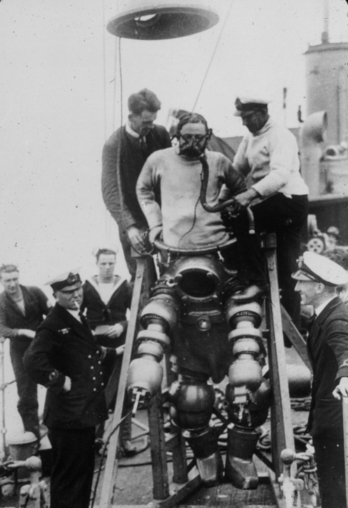 The JS Peres 1 Atmosphere diving suit, 1930’s.