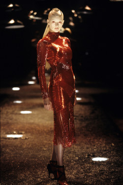 a-state-of-bliss:  Honor Fraser @ Alexander McQueen Fall/Wint 1999 