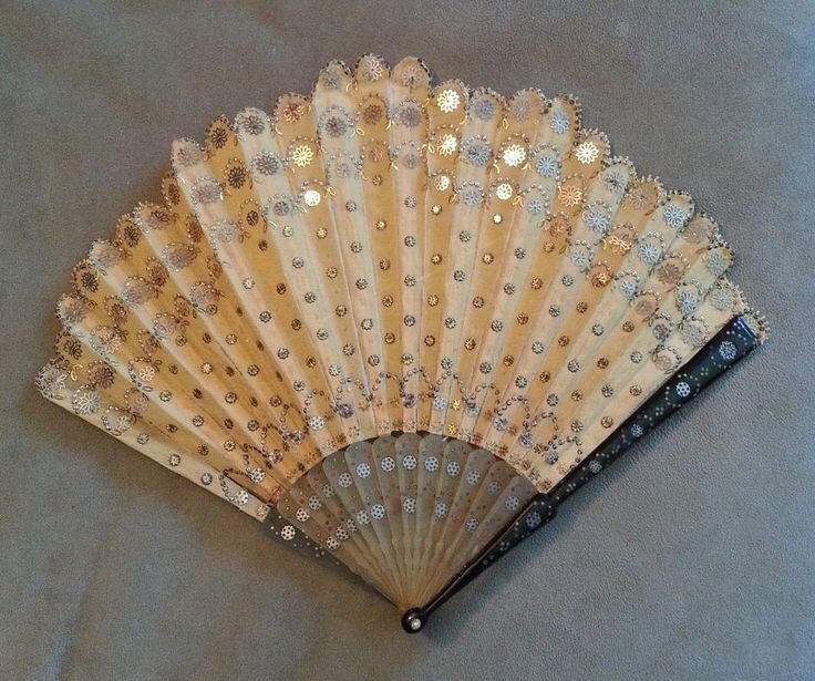 vint-agge-xx: Antique Fans