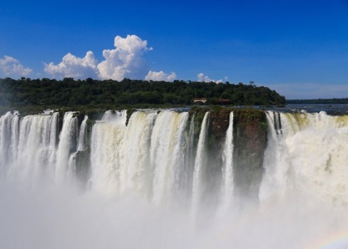 Iguaçu falls Wow, these waterfalls are amazing - we can definitely see why they are one of th