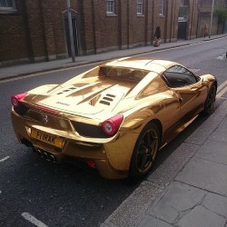 londonlifestyle:  Gold. Ferrari. 458.  What