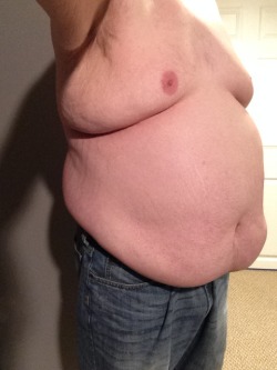 pghchub:  Here’s me in and out of my jeans.  Essentially just another tummy Tuesday post