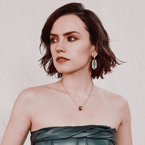 DAISY RIDLEY TWITTER ICONSlike/reblog if you savecredit is not necessary but is always appreciated
