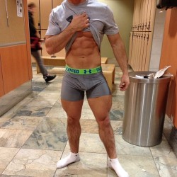 sjcollegeboi:  what you can see in the lockerroom…