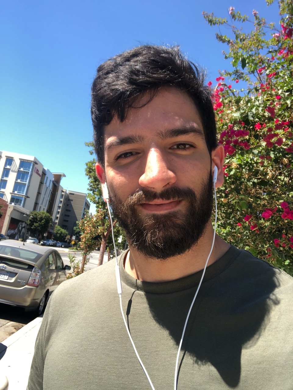 blissyoukrishna:  Getting that LA sun in before my workout 
