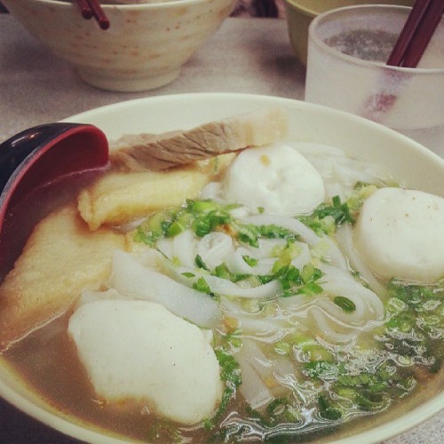 #hk #tea #fishball #ricenoodle #mama #love 和媽媽食下午茶，她會慣性地點我也喜歡的，然後分給我吃。=]