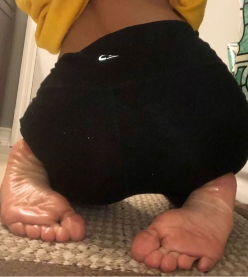 XXX I Love Women Feet (18+) photo