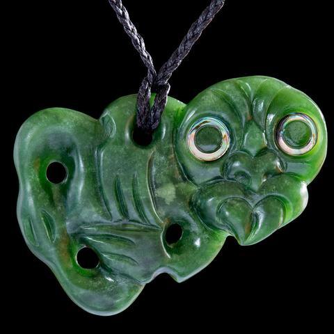 dandelion-winds: Hei-tiki   The Tiki is a very ancient symbol and is by far the least