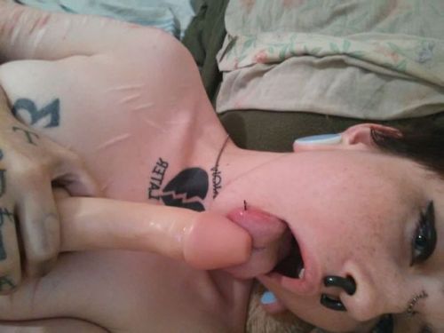 trasshkitten:  Reblog if you wish this were your cock in my mouth ;3