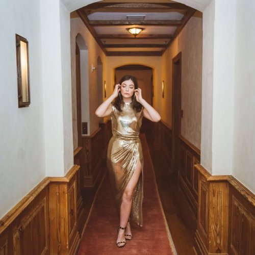 lorde-daily: lordemusic: GOLD DUST WOMAN