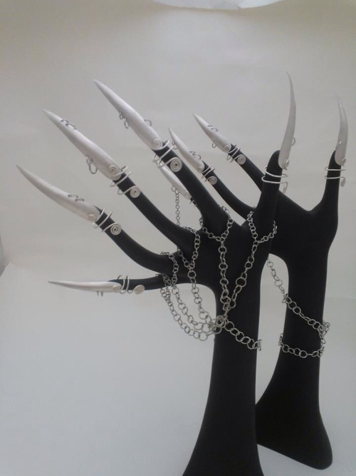 hamfootsia:  littlebluetugboat:  Oh yes- claws :D here hamfootsia you can see them better now. I made them a few years ago. My teach was gracious enough to allow me to use 趚 worth of sterling silver for them.  ( I think my metal skills is why I got