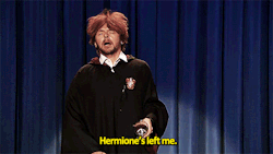 beeishappy:  LNJF | Drunk Ron Weasley Sings Happy Birthday to Harry Potter [VIDEO] 