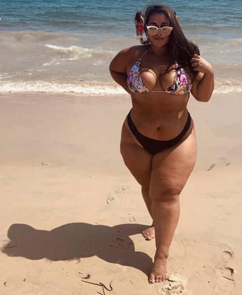 fullmoonbaddies:New thick Latina on the scene! Ass fat and she’s beautiful! Follow