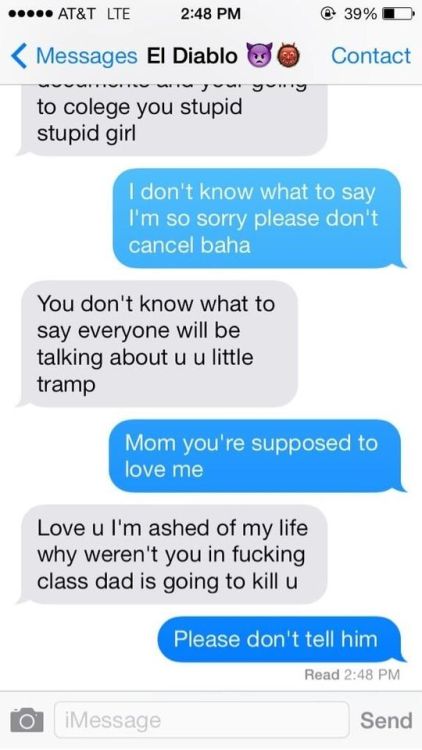 basedpotatochip:  lindsaylohansmugshot:  my friend played the most fucked up prank on her mom and there are tears streaming down my face  if i did this to my mom: