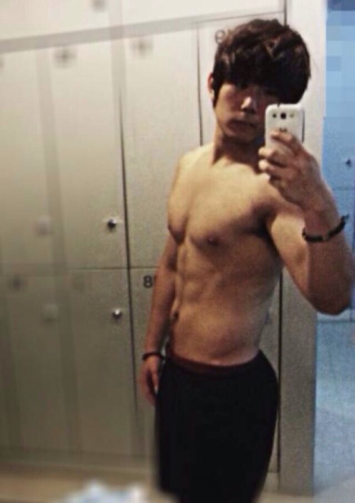 tikenn:  gaysexab:  잭디에서 딴 녀석  으어…