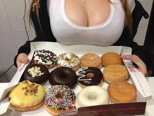 dystopiantt:  ◔  I just can’t… My mind is like, boobs… AND donuts…  (brain suddenly explodes)