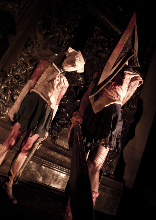 Sailor Hill - Demon Door Photos - paintsandillustrates.com/ Cosplayers - www.cosplay.c