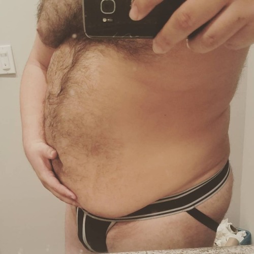 benny-the-pooh: Tummy Tuesday