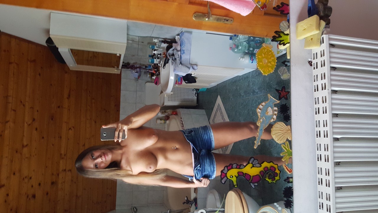 amatorer:  Young girl, beautiful boobs, amazing Ass 