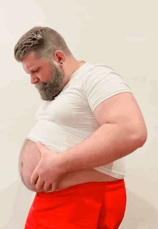 fatmenfindings:Saw this on Twitter. Someone dress up as our favorite Santa for Halloween I personally think that he nailed the look. 😍