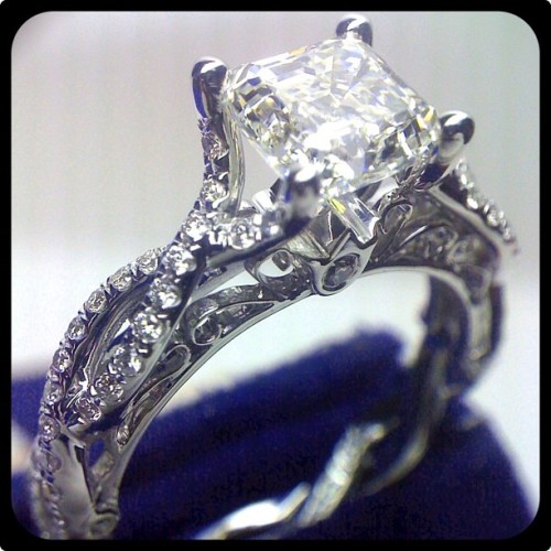 Love eternally! Venetian 5031 engagement ring with pave’ set diamonds going all around the fin