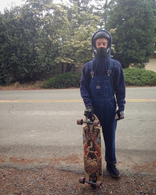 Lego man bobbling with the locals in Oakland  #longboarding #downhill #entitlementurethane #TENDERLO