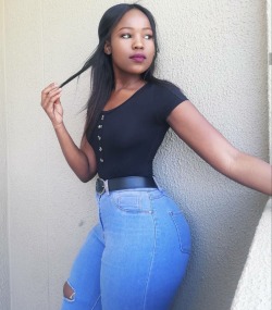 poboy3000:princejazziedad:DeliciouslySexy. Curvy. Gorgeous. DarkSkinned. BootiDelicious&hellip;Ms
