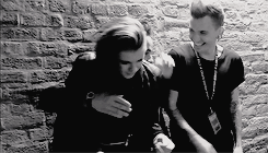 mikefuentoes:  Pvris being… Pvris. 