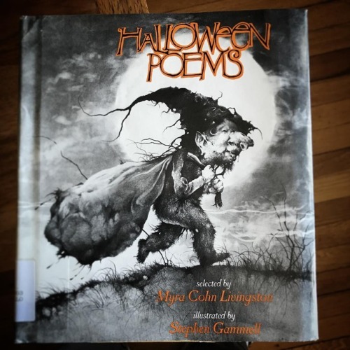 haintscared:#Halloween #poems #myracohnlivingston #stephengammell #YAS #books #poetry #halloweenpoem