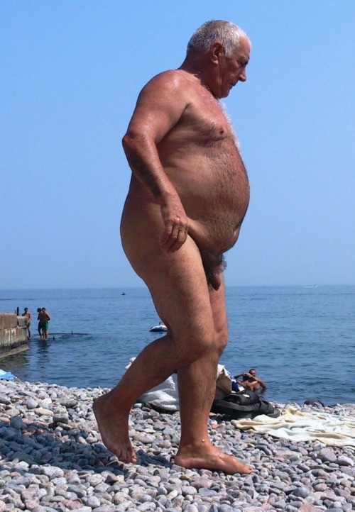 silverbadbear:Gorgeous grandpa