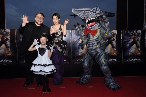 isaia:qui-lok:Knifehead smartens up for the red carpet.ADORABLE OR WHATwheezesKNIFEHEADKNIFEHEAD-KUN