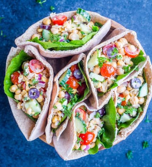 tinykitchenvegan:Greek Chickpea Salad Pitas