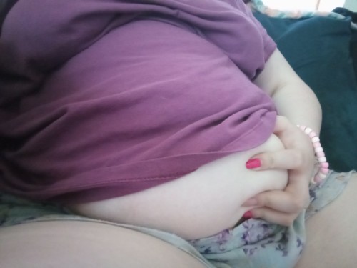 Ive Been Snacking All Day And I Feel Sooo Round Craving Pizza Ssooo Bad Rn