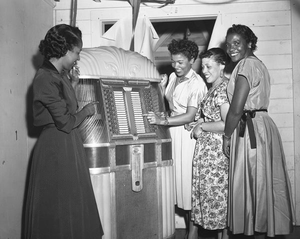 beatnikdaddio:  i love old jukeboxes. i found one that was tucked away under a dirty