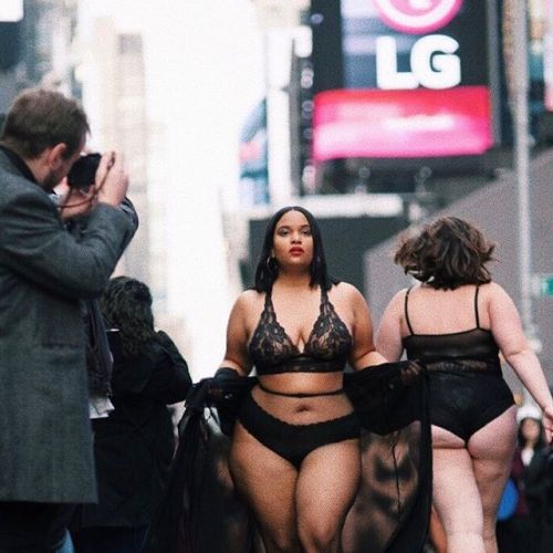 wetheurban:Models of All Sizes Stage Time Square Takeover to Challenge Victoria Secret’s Beaut