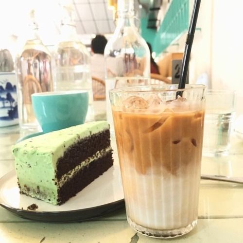 Tea-time with the lovely @immeiling An unusual Ice Latte &amp; A slice of Chocolate Chip Mint Cake 