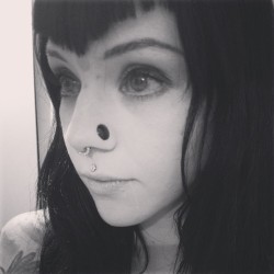 positivehardcore:  ahistoryofweedcraft:  I’m totally in love with #Mavis from #HotelTransylvania and because I’m such a fan girl I cut my fringe the same as hers 💖 #gothlife #palepeopleproblems #mybodymod #graceneutral and before you say it, there