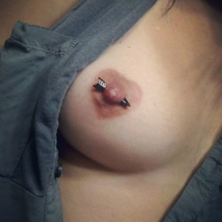 xxliezxx:  Some dope ass nipple rings 