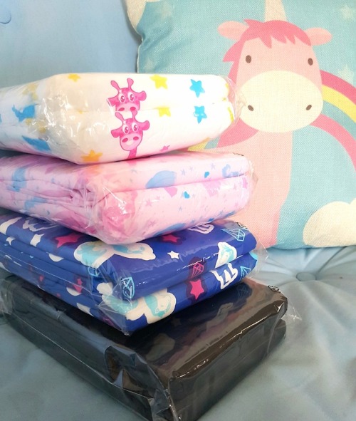 emma-abdl: ❤ This is the Diaper2Pack ❤It’s a handy pack of two diapers sold in fetish sto