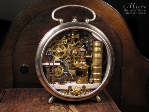  My latest miniature world, this time made inside an old clock case. This is a factory of diamonds: 