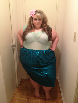 famous-bbw:     I want her