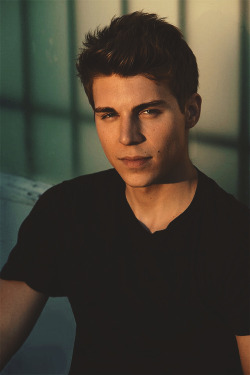 loszagalesdelvater:  Nolan Gerard Funk 