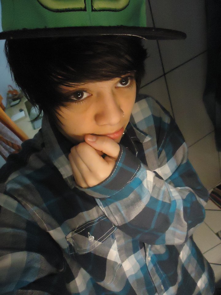 im-bisexual:  Gabriela Martins ou Gabs, 18 anos  solteira.  *&mdash;*