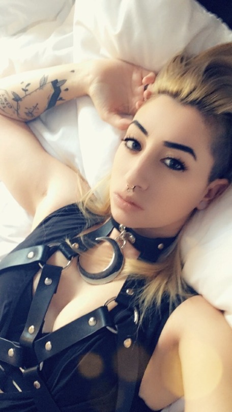 frankenfloozie:  find me on Snapchat
