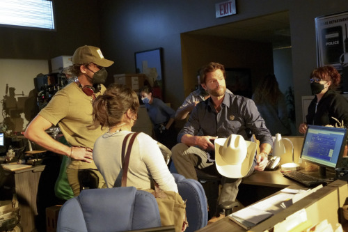 positivexcellence: Austin Nichols directing Walker 2x18 “Search and Rescue” (x)