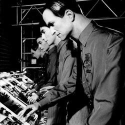 postpunkindustrial:  Kraftwerk 