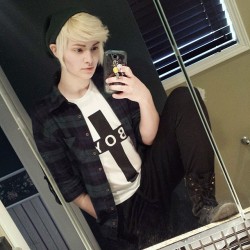 criedwolves:  blond again and looking a little