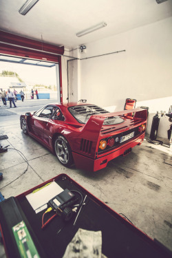 themanliness:  Ferrari F40 | Source | More